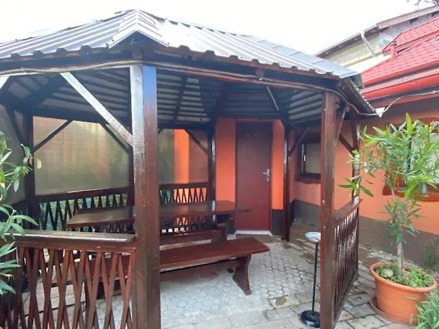 Izba Pre Styri Osoby בית אירוח